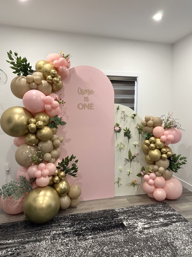Backdrops balloon decor by Inflatable Decorations, Winnipeg